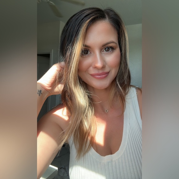 Hi, I’m Nicole 👋🏻 Thanks for stopping by! 🩵 - Picture 12 of 13